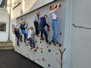 Klettergruppe ein der Wand