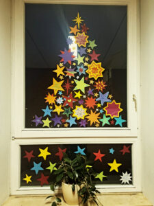 Fensterbild "Weihnachtsbaum aus Sternen"